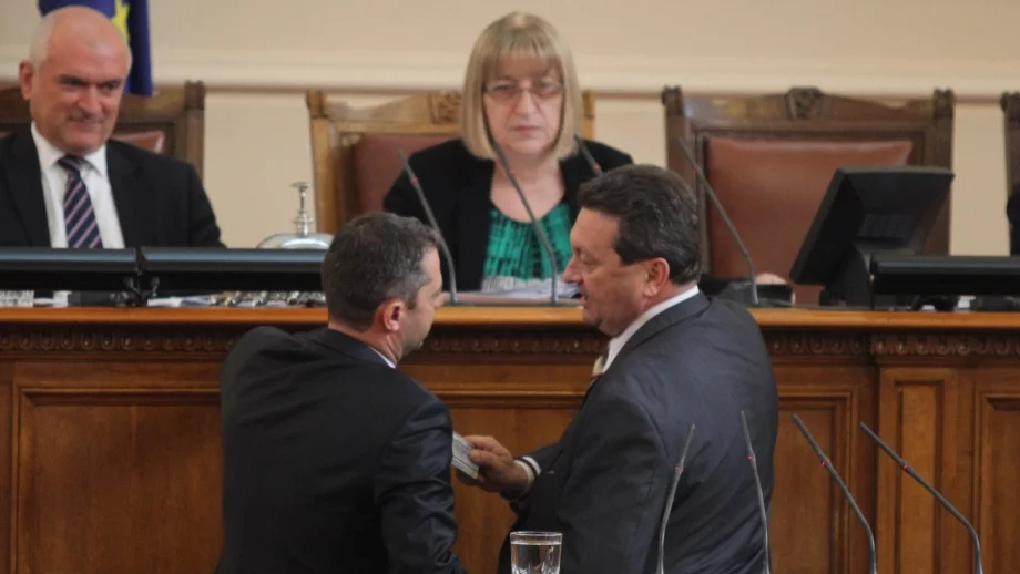 Решението за "Белене" хвърли депутатите в "неестествена възбуда"