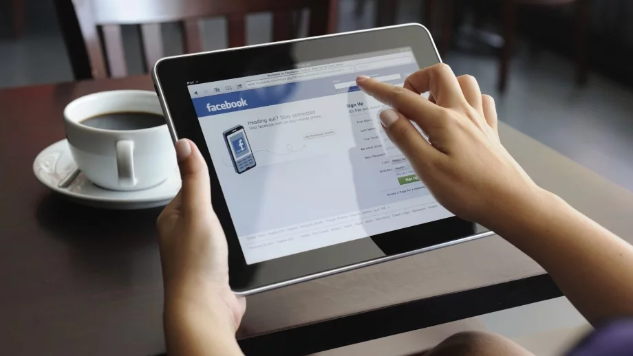 Facebook и YouTube вече блокират екстремистко съдържание