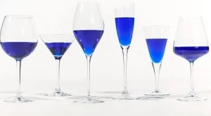 Синьо вино е новият летен хит при напитките