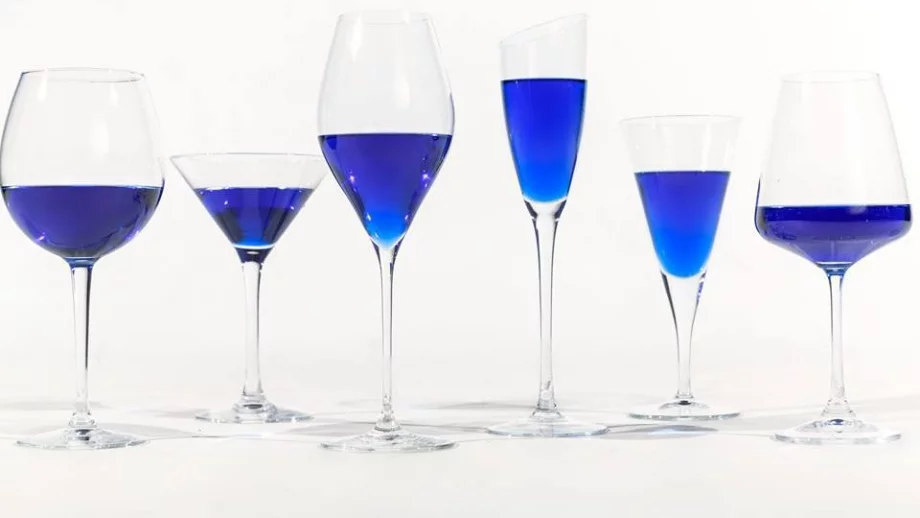 Синьо вино е новият летен хит при напитките