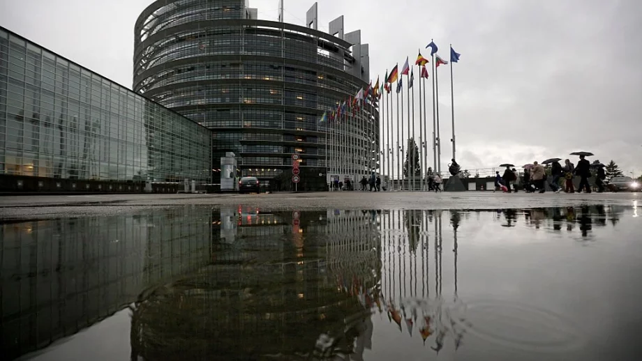 ЕП иска Великобритания бързо да си тръгне 