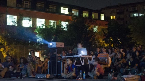 Отново гледаме филми безплатно в столичните квартали