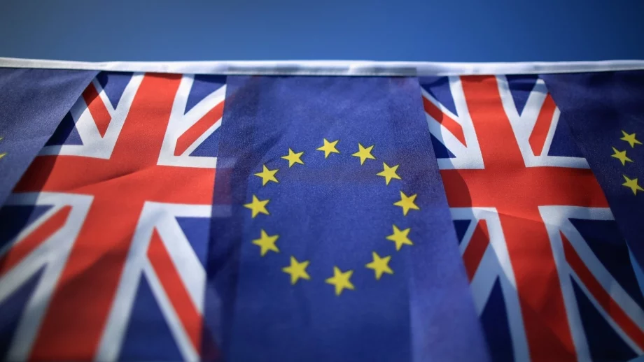 Хамънд: Brexit ще хвърли сянка на световната икономика