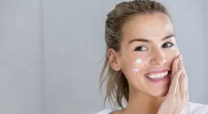 Как да нанасяте SPF крем, ако сте с грим?