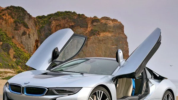 BMW ще превърне i8 в изцяло електрически модел