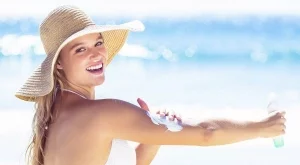 Какъв фактор слънцезащитен продукт да изберем според типа кожа