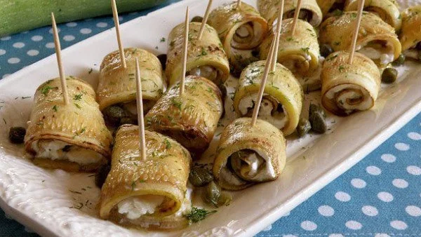 Гриловани рулца от тиквичка с козе сирене и аншоа