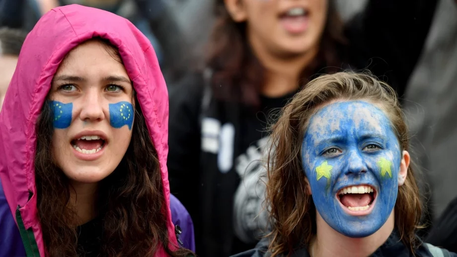 Едва 16% от британците смятат, че Лондон се справя добре с Brexit