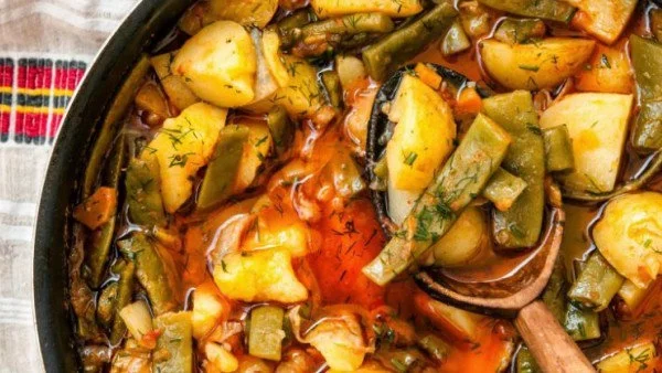 Зелен боб с картофи