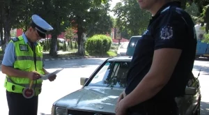 Пътна полиция проверява дали колите са подготвени за зимата