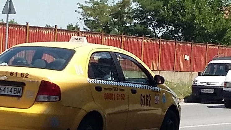 Не се очаква увеличава на данъка за таксита през 2017 г. 
