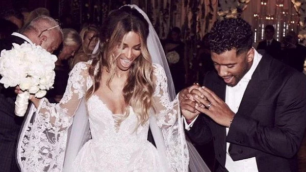 Сиара се омъжи в английски замък