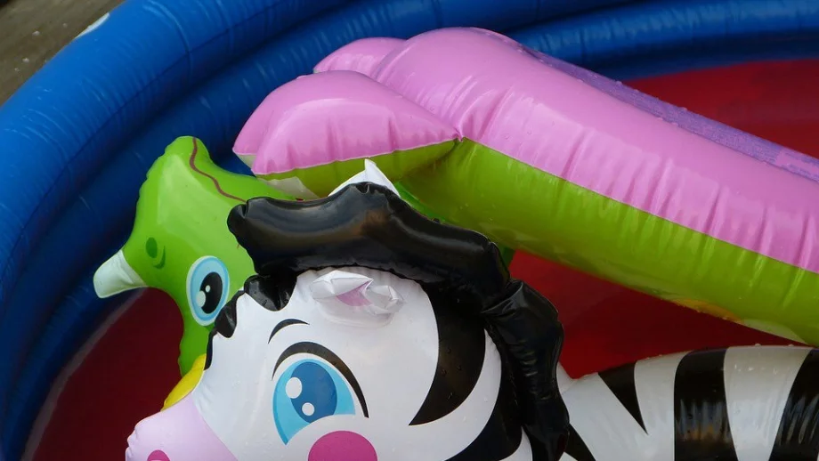 Забранено е плажните надуваеми артикули да имат остри ръбове 