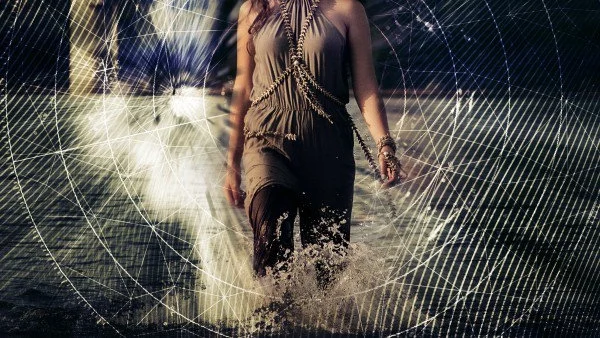 Християна Лоизу с дебютен сингъл