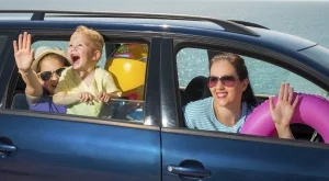 Как да пътуваме безпроблемно с деца през лятото