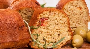 Солен кекс с овесени ядки и маслини