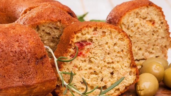 Солен кекс с овесени ядки и маслини