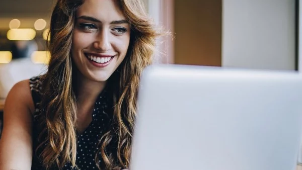 Facebook ни помага, ако си нямаме половинка