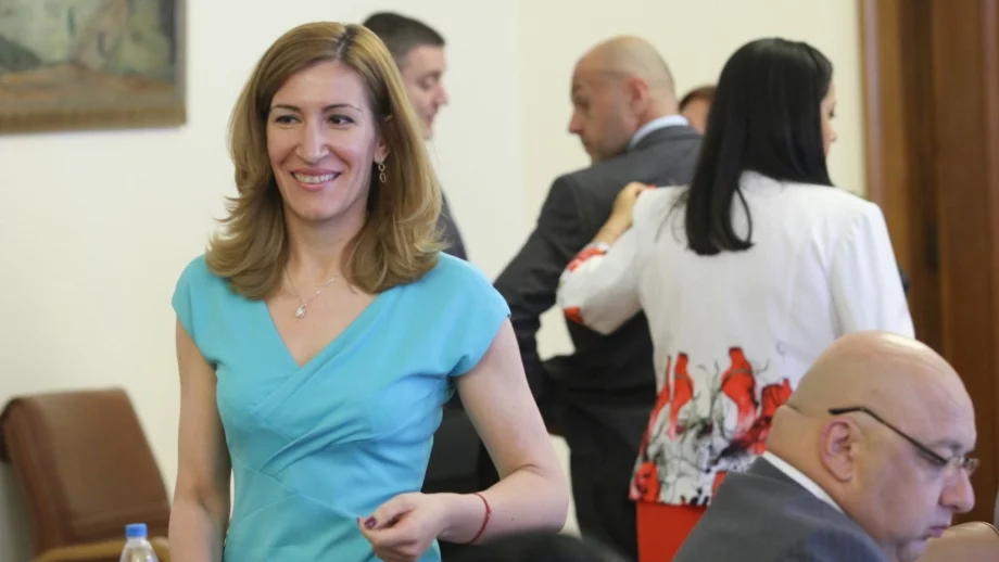 Ръст на туристите с близо 17% отчете Ангелкова 