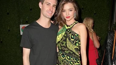 Еван Шпигел и Миранда Кер - официално сгодени 