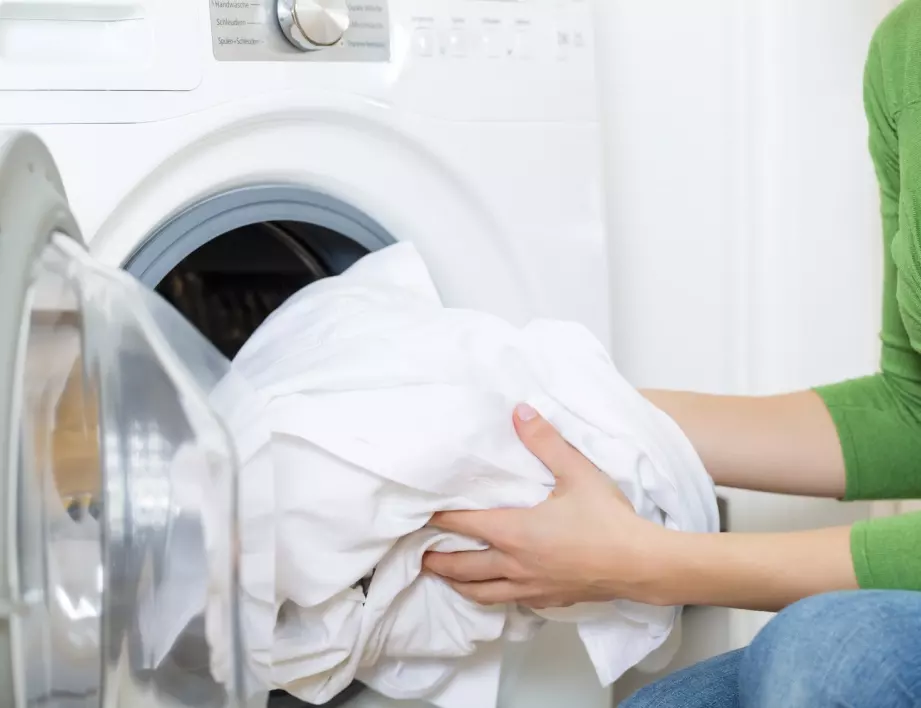 Как да избелите белите тъкани, които са пожълтели или посивели от прането?