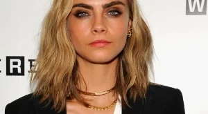 Кара Делевин се е сгодила?