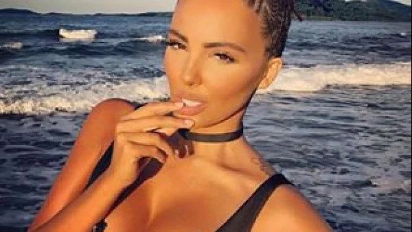 Николета Лозанова показа  новата си прическа