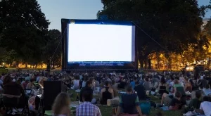 Пускат филмови класики в безплатно лятно кино 