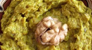 Жестока разядка с патладжан и кисело мляко