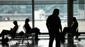 Над 200 българи блокирани на летище в Берлин 