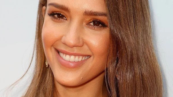 Тренировката, с която Джесика Алба влезе във форма