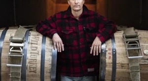 Матю Макконъхи ще рекламира бърбън