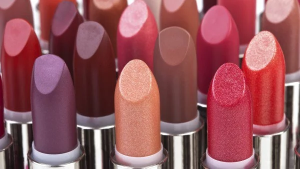 Актуалните нюанси червила за лятото