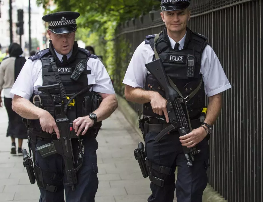 Британската полиция арестува мъж, обвинен за смъртта на 27 мигранти
