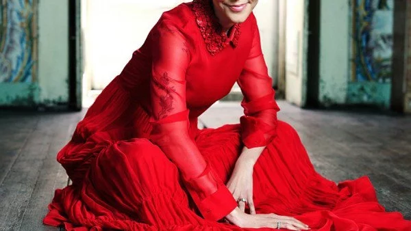 Кралицата на фадото Мариза отново в България