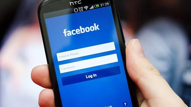 Facebook с мерки срещу фалшивите новини преди евроизборите