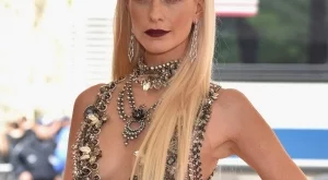 Сестрата на Кара Делевин става актриса