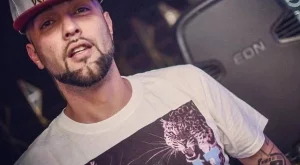 Рапърът DEE: Хубаво е да се върнем към корените си