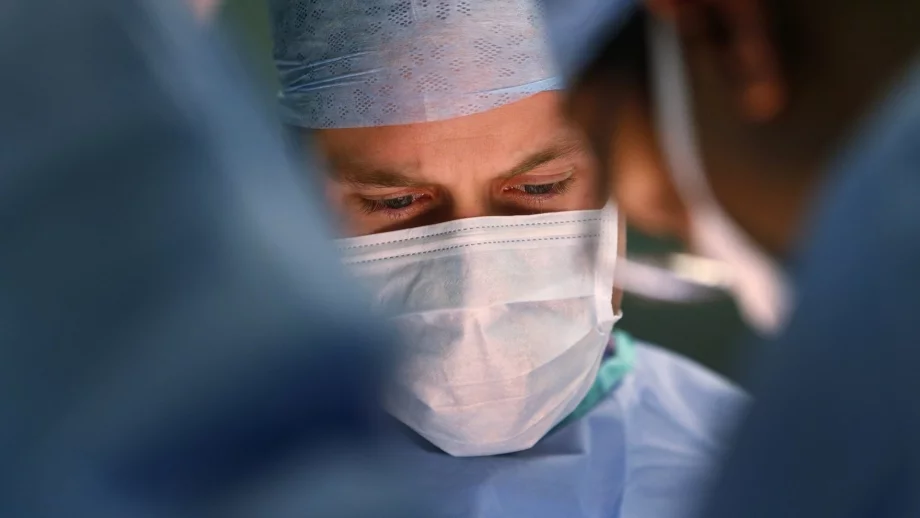 Ако лекар излезе от болницата да помогне на пострадал, може да бъде наказан