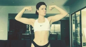 Джеси Джей показа стегнатото си тяло