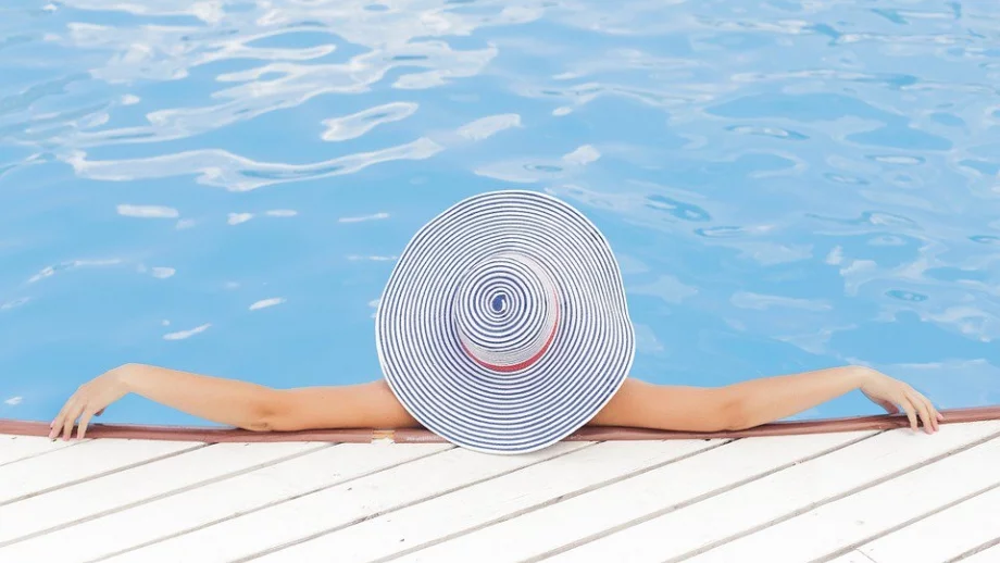 Колко ни струва един ден на столичен басейн?