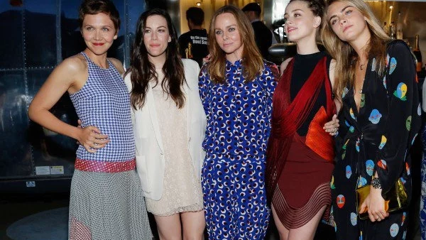 Кара Делевин и Амбър Хърд се забъркаха в нов скандал