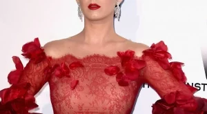 Кейти Пери ходи на психотерапевт