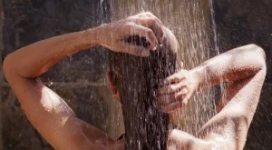 8 причини да започнете да си взимате студен душ