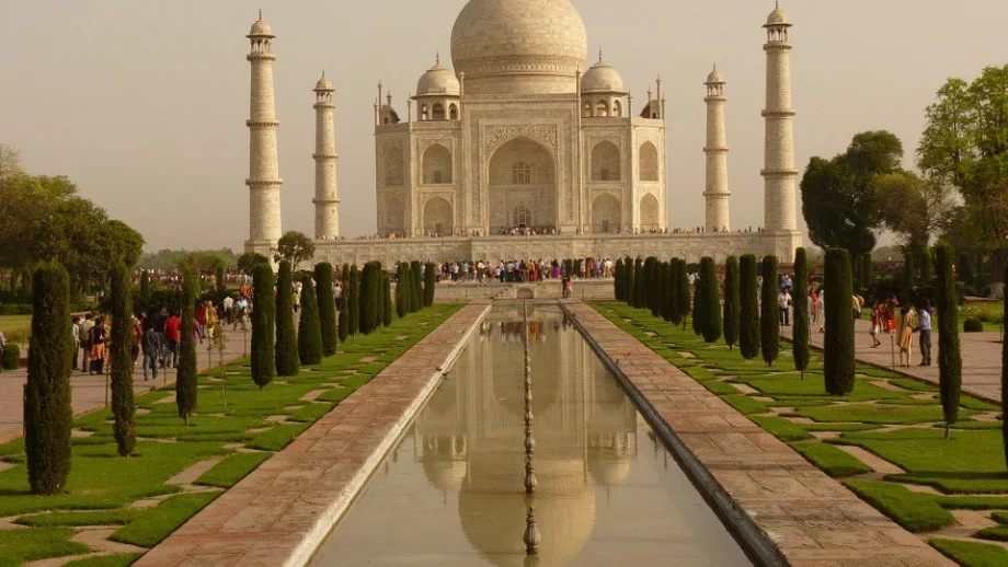 Индия ще раздава местни SIM карти на туристите