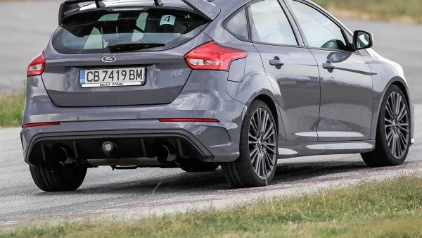 Ford Focus RS: Суперфокус за пистата и пътя (тест-драйв)