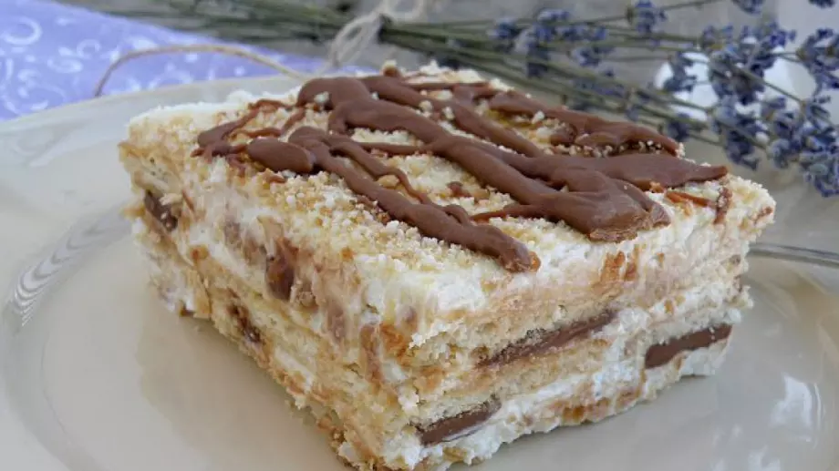 Торта с бисквити и маскарпоне