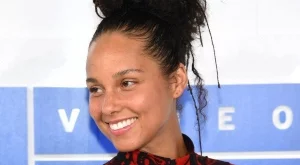 Алиша Кийс без грим на The VMAs