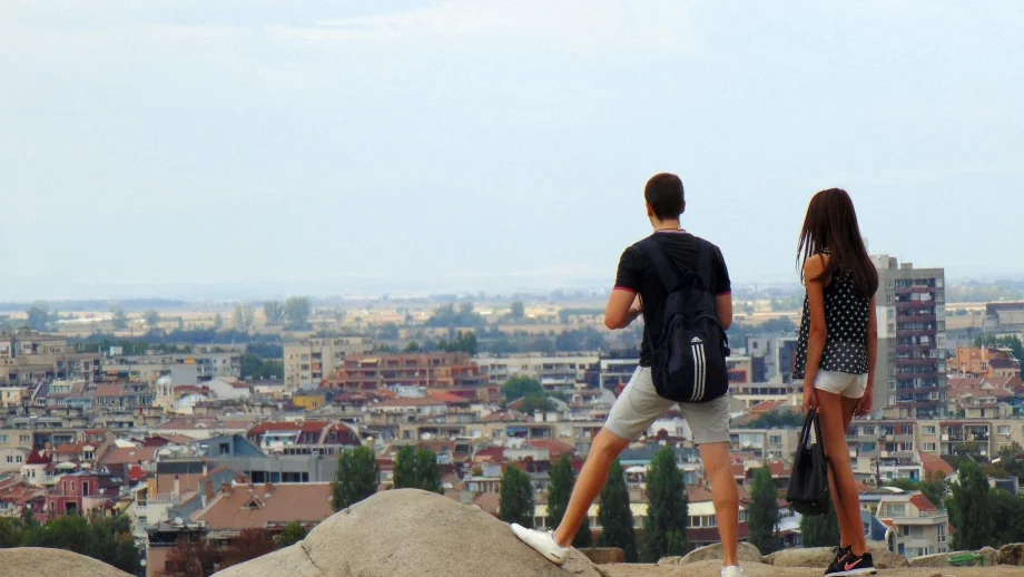 Двойно повече деца искат разрешение да работят