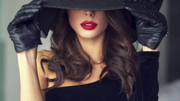 Светът на мечтите се изпълни с жени за еднократна употреба...   